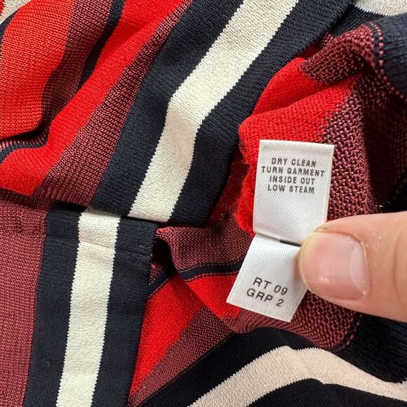 VINTAGE ST. JOHN Collection Top Womens Small Red White Geometric Wool Blend READ - Picture 8 of 15